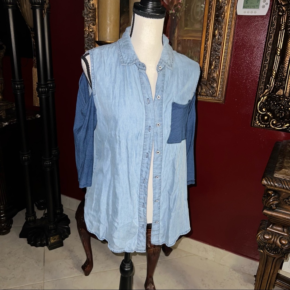 💙🌺💙🌺 blue shirt for women 3/4 sleeve. Open on  shoulder side